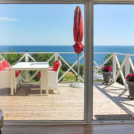 Beautiful In With House Sea View 아파트 구드옘