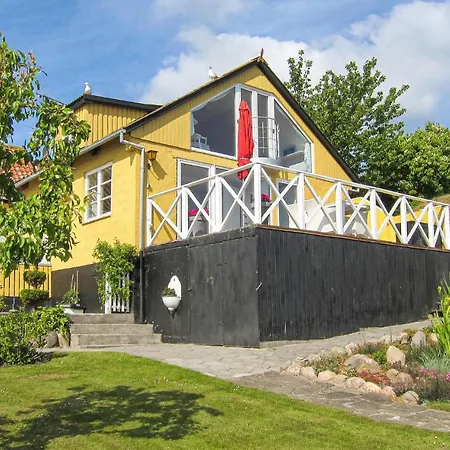 Appartement Amazing In With 2 Bedrooms & Wifi